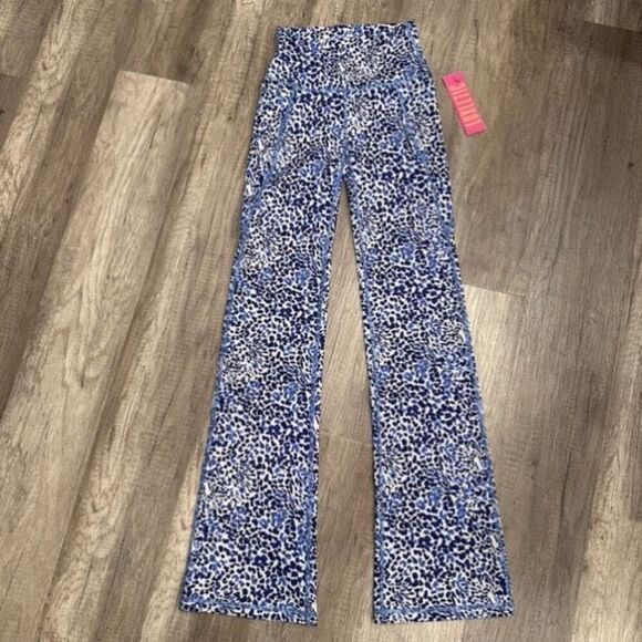 NWT Lilly Pulitzer UPF 50+ Luxletic Carpe Vita Flare Legging Blue Twisted Up XS - Picture 2 of 7
